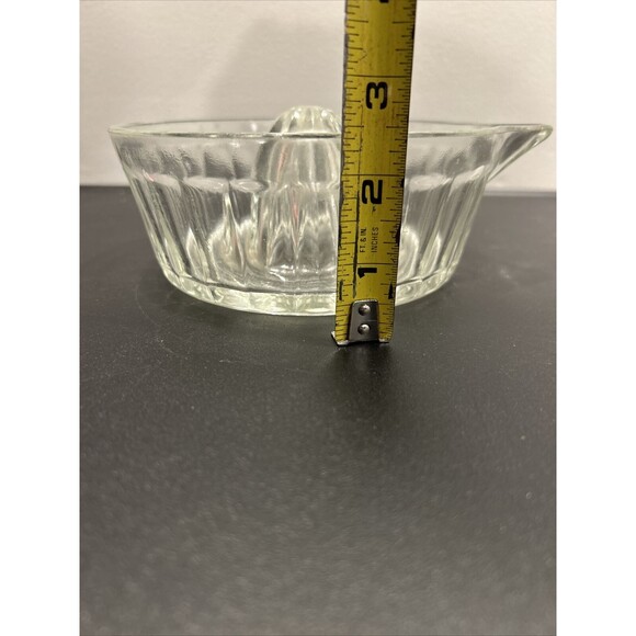 Vintage Heavy Large Clear Glass Hand Juicer Reamer Citrus Orange Lemon Easy Pour - Picture 2 of 10